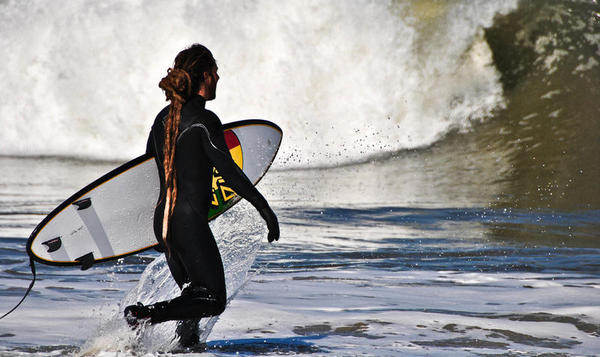 Os surfistas devem dar sua bunda para a ciência